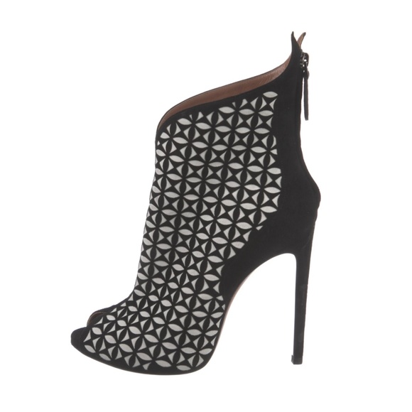 Alaia Black & White suede laser-cut; peep-toe booties, size 39 great condition! - Picture 10 of 14